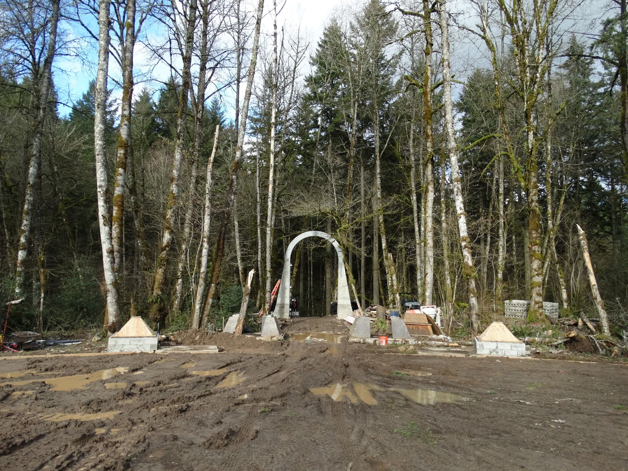 Concrete arch pyramid forms