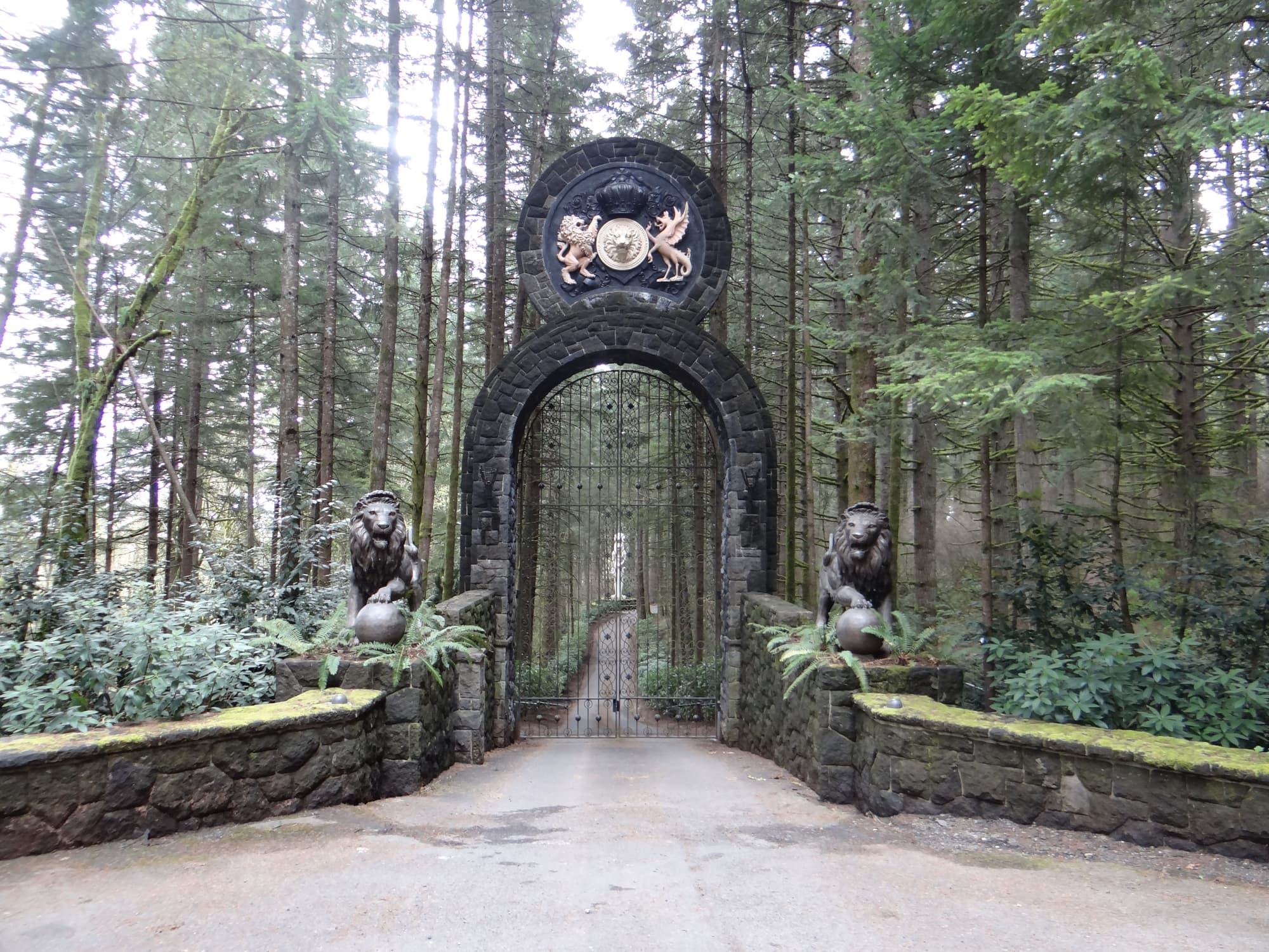 Lion statues gate entrance