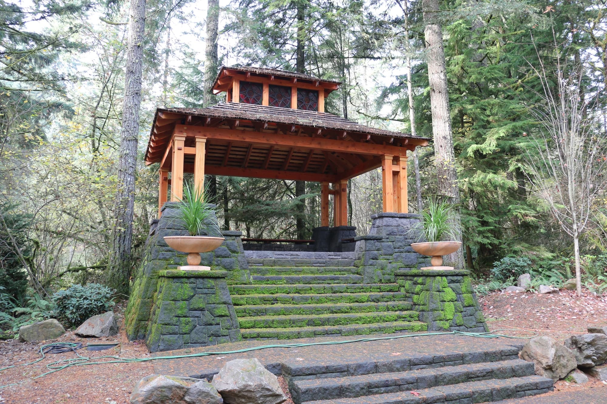 Pagoda gazebo urn planters